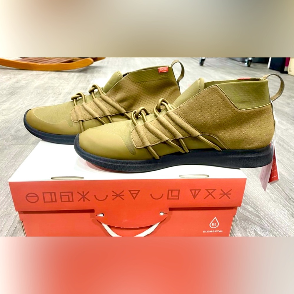 Skye ~ The Powll El, size 12 US in Olive Khaki